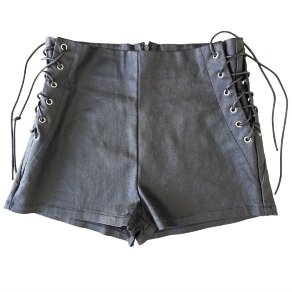 NWT Apperloth A Black Faux Leather Lace-Up Side Shorts - Size L - Picture 3 of 7
